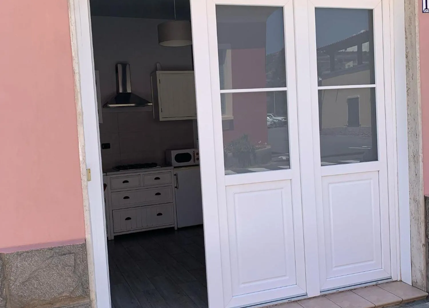 Casa Vacanze Sangiacomo App Ambra Santo Stefano al Mare 0*,  Italy